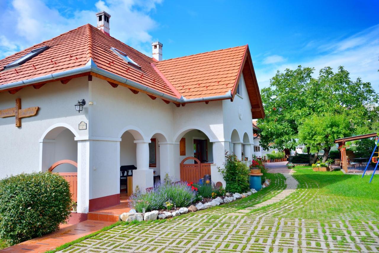 Villa Levendula Vendeghaz Lovas Exterior foto